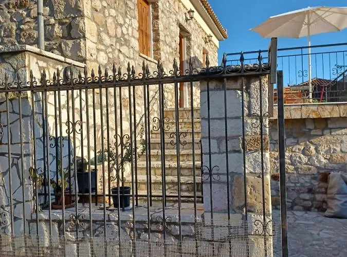 Nyaraló το πέτρινο της δώρας Kakóvatosz
